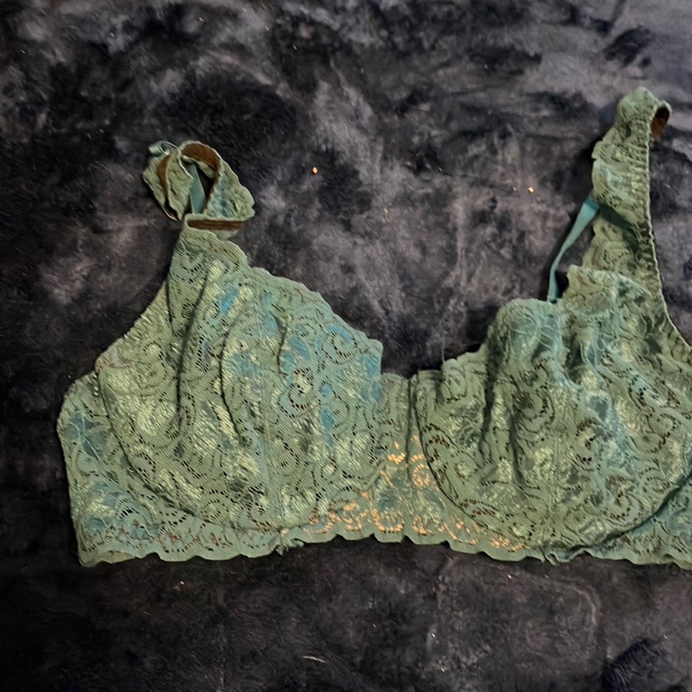 Teal bra new without tags!